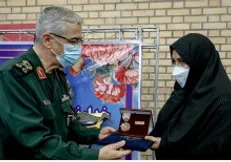 اهدای نشان «نصر ۳» به سرهنگ شهید «مجتبی ذوالفقارنسب»