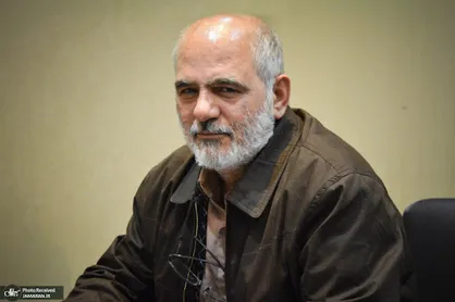وجود ۱۴ مدرک دکتری، نگرانی&zwnj;ها بابت بی&zwnj;تجربگی کابینه، را کاهش داده است/ روحانی در رأس ژنرال&zwnj;های ناکارآمد قرار دارد