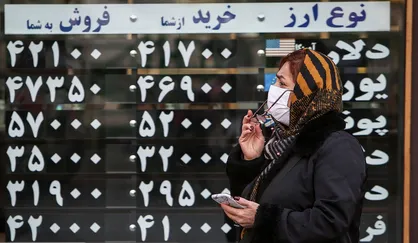دلار در کانال&zwnj;های فردایی به ۴۲ هزار تومان رسید/ دلار زیر ۴۰ تومانی بیخ گلوی دلالان