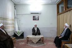 حجت‌الاسلام اژه‌ای با آیت‌الله مکارم شیرازی دیدار و گفتگو کرد