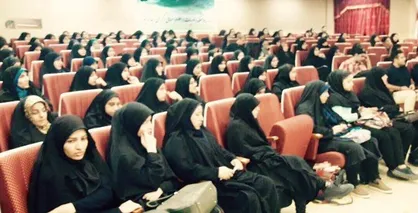 محور حق و ولایت با جناح بازی&zwnj;های سیاسی تحت الشعاع قرار نگیرد/ در برابر شهدای مدافع حرم رسالتی زینبی داریم