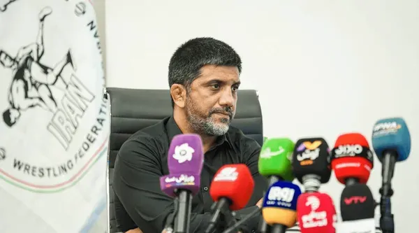 دبیر:اگر احمد محمدنژاد وزن کم نکند، از اردو اخراج می‌شود + فیلم