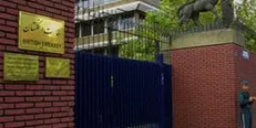 سفارت انگلیس در تهران شمار کارکنان خود را کاهش می‌دهد