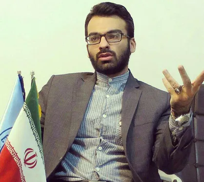 میرسعیدی در نماز جمعه زرین&zwnj;شهر اصفهان سخنرانی می&zwnj;کند