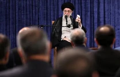 مردم با ظاهر&zwnj;های گوناگون و جهت&zwnj;گیری&zwnj;های سیاسی گوناگون و وزن مذهبی متفاوت پای ایران عزیز آمدند/ همه این اتحاد ملی را حفظ کنند
