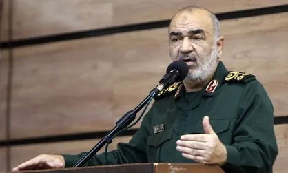 سرلشکر سلامی: ما برای فریب خوردگان خیابانی مثل نجات غریق عمل کردیم / فتنه اخیر اصلا غبارآلود نبود