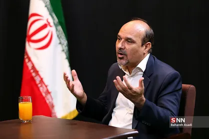 تبعیض بین حقوق کارمند قراردادی و استخدامی ظالمانه است / ۳ میلیون کارگر بیمه ندارند