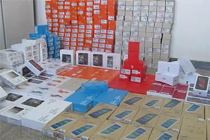کشف ۱ میلیارد و ۱۰۰ میلیون تومان تلفن همراه قاچاق