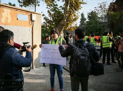 کشاورزان فرانسوی با تراکتور جاده&zwnj;ها را مسدود کردند
