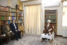 شهرداری قم با کمک خیرین در حل مشکلات ازدواج و مسکن مشارکت کند