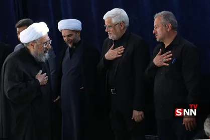 تصاویری از حضور قالیباف و عارف در مراسم امروز اقامهٔ نماز بر پیکر رهبر شهید انقلاب