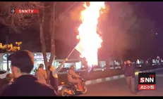 به آتش کشیده شدن پرچم آمریکا در خیابان‌های شهرکرد