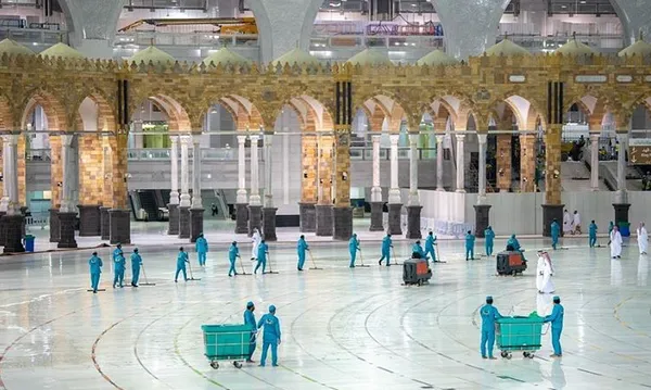 مسجدالحرام با ۴۰۰ نیرو در ۱۵ دقیقه نظافت شد 