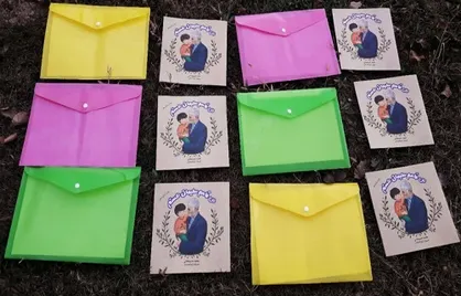 کتابچه &laquo;من قاسم سلیمانی هستم&raquo; از سوی جهادگران دانشگاه رازی به کودکان مناطق محروم اهدا شد