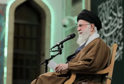رهبر انقلاب: جمهوری اسلامی، منطق غرب درباره زن را باطل کرد