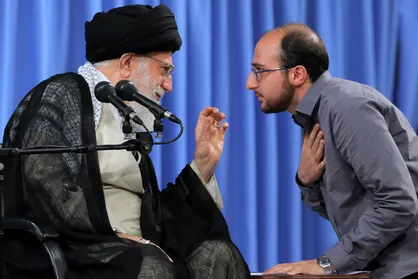 فیلم/نقد آزادانه در برابر شخصیتی مانند رهبر انقلاب باعث افتخار است/ روایتی از تقسیم بندی سیاسی وزارت علوم!