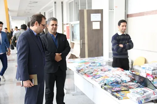 برگزاری نمایشگاه خیریه با هدف کمک به کودکان زلزله زده توسط انجمن اسلامی دانشجویان دانشگاه صنعتی کرمانشاه