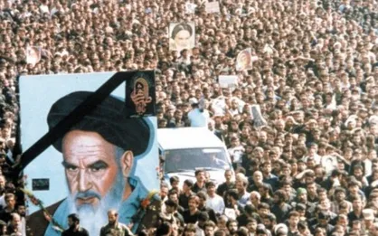 تشییع میلیونی امام خمینی ؛ مردی که تیترهای جهان را به خود اختصاص داد