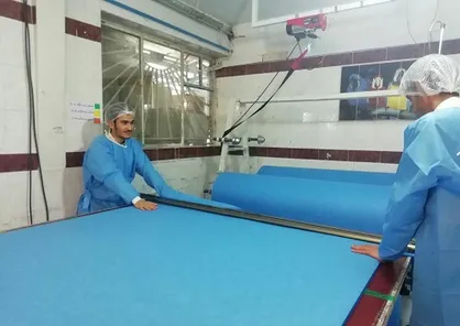 ستاد مبارزه با کرونا بسیج دانشجویی دانشگاه فردوسی اقدام به تولید ماسک کرد