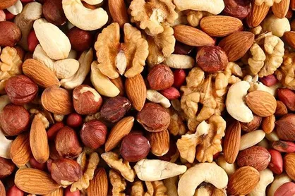 تشدید نظارت بر واحد&zwnj;های قنادی و خشکبار در آستانه سال نو