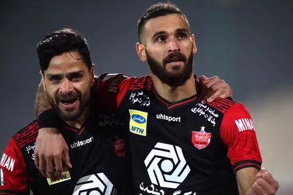 پرسپولیس مقابل سپاهان با دو هافبک دفاعی بازی می کند؟