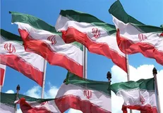واکنش دانشجویان سمنان به بی‌حرمتی‌ها: پرچم ایران خط قرمز همه اقوام و مذاهب است