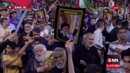 سینه زنی زائران اهل بیت (س)  با نوای میثم مطیعی در بزرگداشت اربعین &laquo;آقای شهید ایران&raquo; در حرم مطهر رضوی