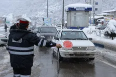 محور هراز بازگشایی شد/ برف سنگین در محورهای کوهستانی