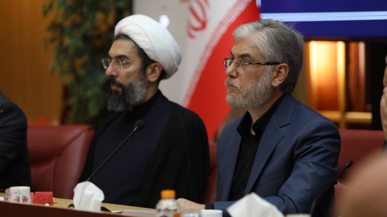 وزیر علوم: دانشگاهها در مراسم تشییع رهبر شهید، کانون خدمترسانی و نمایش دستاوردهای علمی کشور باشند وزیر علوم: دانشگاهها در مراسم تشییع رهبر شهید، کانون خدمترسانی و نمایش دستاوردهای علمی کشور باشند