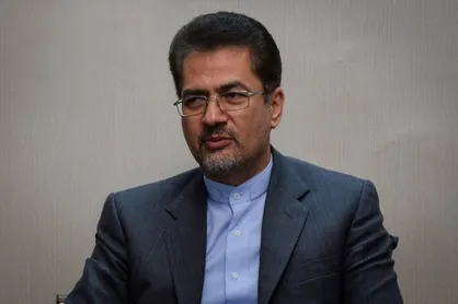 آشفتگی بازار ارز نتیجه تأخیر بانک مرکزی در اجرای تصمیمات ارزی/ سوء استفاده دلالان از بی&zwnj;اعتمادی فعالان اقتصادی به سیاست ارزی دولت