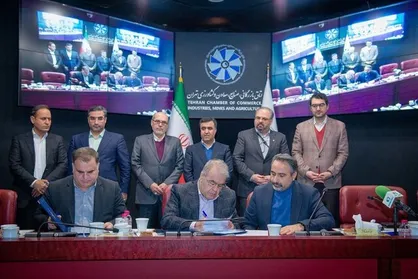 امضای تفاهمنامه بین سازمان محیط زیست و اتاق تهران برای کاهش آلودگی هوا