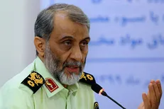 نیروی انتظامی مانند عقاب بالای سر اراذل ایستاده است
