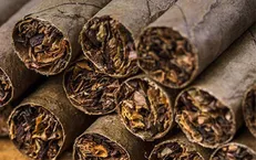 کشف ۹۵۰۰ کارتن تنباکوی تاریخ مصرف گذشته در جنوب تهران