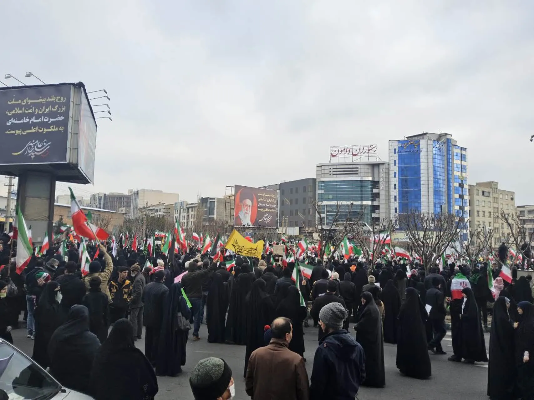 لبیک یا خامنه ای