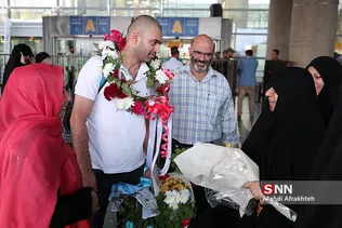 بازگشت اولین کاروان حجاج از سفر حج