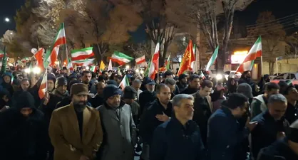درخواست مردم شهرکرد از برادران ارتشی؛ بگیر انتقامُ و قاتل رهبرُ بزن + فیلم