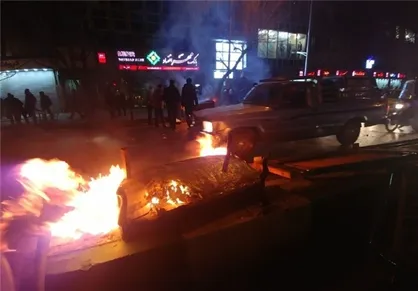 آتش زدن اموال عمومی ربطی به مشکلات اقتصادی ندارد/ دانشجویان انقلابی پیگیر مشکلات اقتصادی هستند