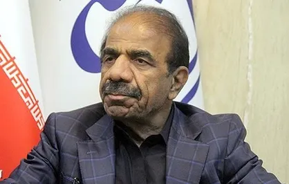 ستاد ملی کرونا باید در مبارزه با کووید ۱۹ تغییر استراتژیک دهد/ دولت لجباز نیست بلکه ناتوان است