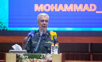 سرلشکر باقری: نگران تهدیدات نظامی و سخت&zwnj;افزاری دشمنان نیستیم/ توافق با دشمنی که با تمام توان به جنگ ما آمده خیالی خام است