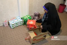توزیع بسته‌های غذایی در مناطق کم برخوردار به همت دانشجویان جهادی صنعتی قم