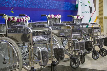 اهدای ٢٧ هزار ویلچر به معلولان مناطق محروم توسط ستاد اجرایی فرمان امام