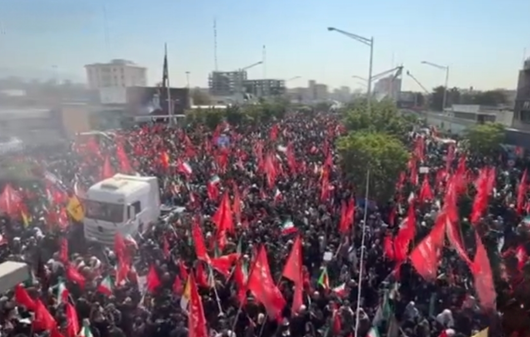 شرق و غرب از آزادی و آزادگی تو می‌گویند/ ماییم که بی تو بی قراریم آقا