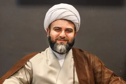 جامعه ایران ۲۰۰ سال تو سری خور بود / امام(ره) جوانان را از عشرت&lrm;کده سر سجاده خونین نشاند