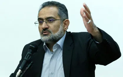 حسینی: ترجمه آثار فارسی به زبان&zwnj;های پرمخاطب دنیا بیش از گذشته مورد توجه قرار گیرد