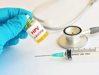 بررسی ورود واکسن HPV به برنامه ملی ایمن&zwnj;سازی / اولویت واکسیناسیون با زنان