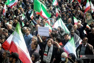 مراسم تشییع شهدای ناوگان دنا در میدان انقلاب تهران