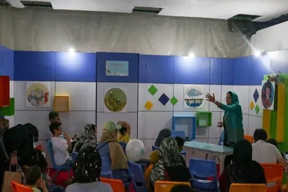 مربیان کانون پرورش فکری به خانواده&zwnj;ها مشاوره کتاب می&zwnj;دهند