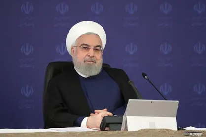روحانی: باید شیوع کرونا را از حالت کله قندی به پَخی تبدیل کنیم / از ۱۵ تیر استفاده از ماسک اجباری می&zwnj;شود / مصوبات مسکنی دولت