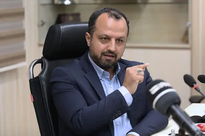 خاندوزی: بانک&zwnj;ها مکلف به پرداخت بدون ضامن تسهیلات زیر ۱۰۰ میلیون تومان شدند