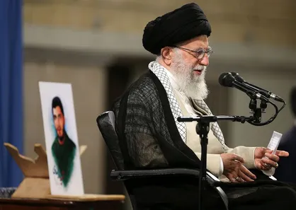 گزیده بیانات رهبر انقلاب در دیدار جمعی از دانشجویان